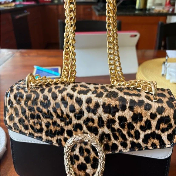 Leopard Print and black vegan leather with Chain Shoulder purse - Picture 6 of 6